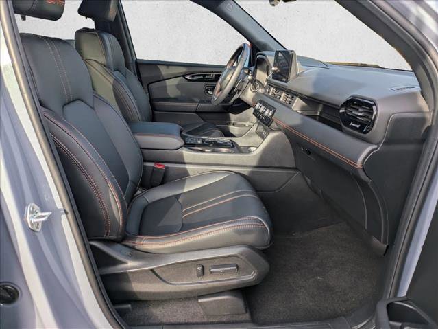 Used 2025 Honda Pilot TrailSport image 21