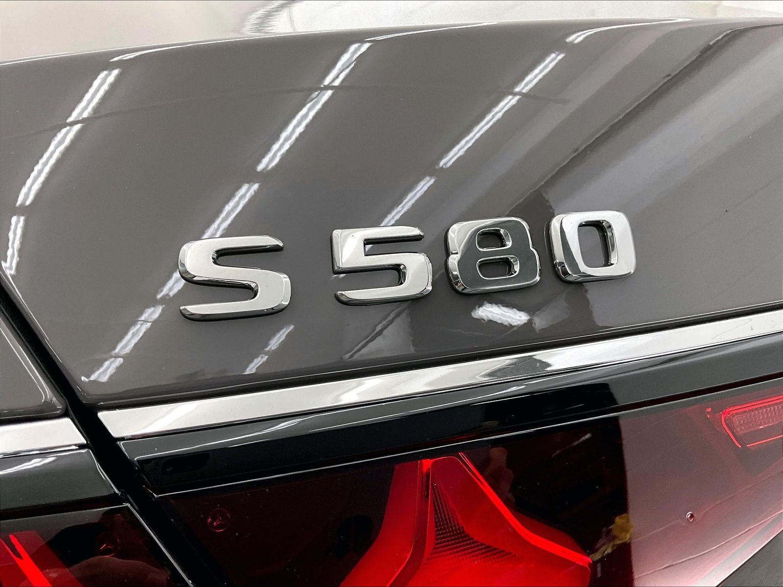 New 2027 Mercedes-Benz S 580 4MATIC Sedan image 13