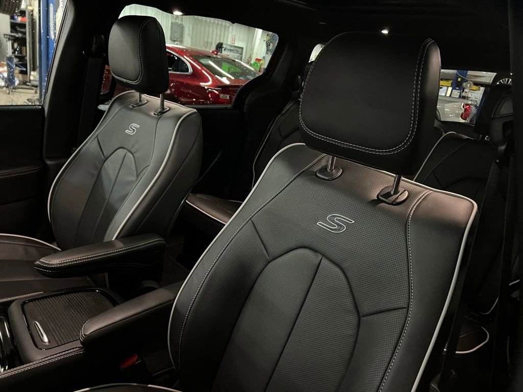 New 2026 Chrysler Pacifica Limited w/ S Appearance Package FWD image 29