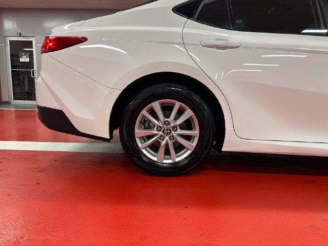 Used 2025 Toyota Camry LE FWD image 30