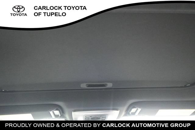 Used 2025 Toyota Camry SE w/ Convenience Package FWD image 20