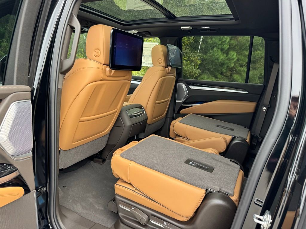 New 2026 Cadillac Escalade ESV Luxury w/ Touring Package image 21