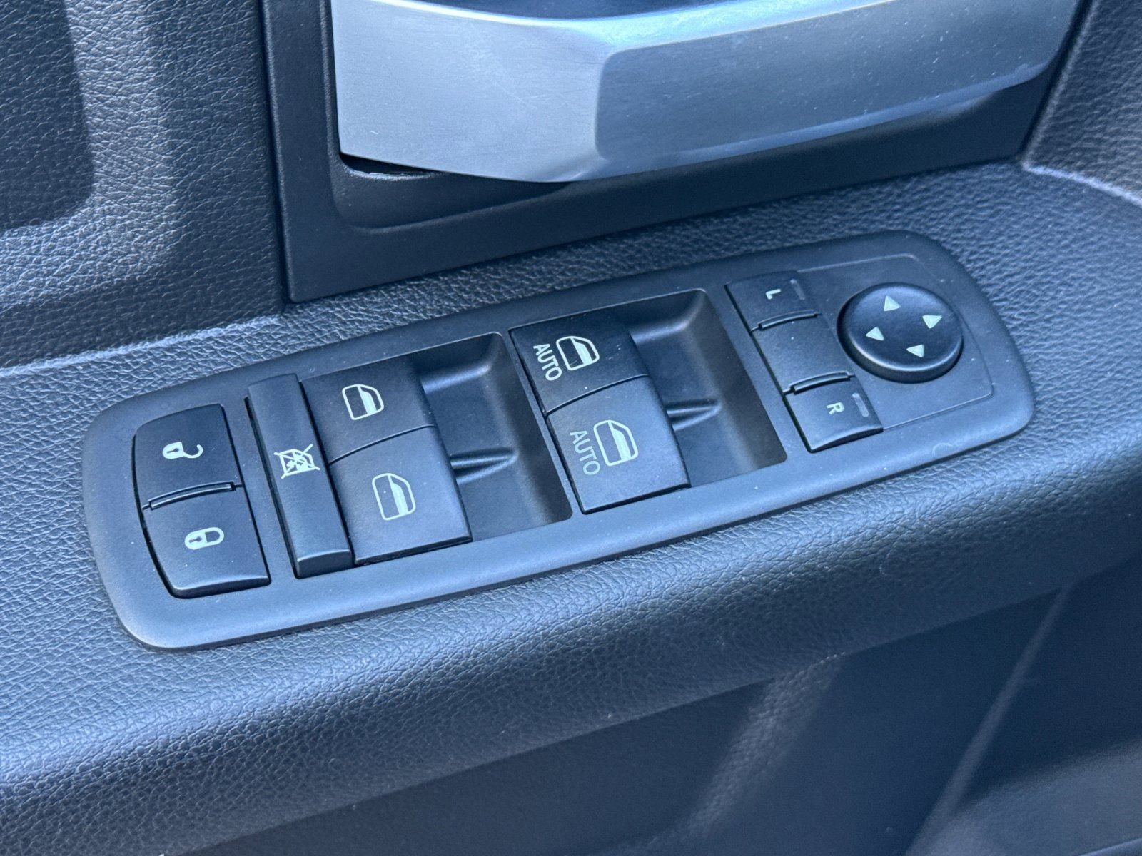 Used 2019 RAM 3500 Tradesman image 12