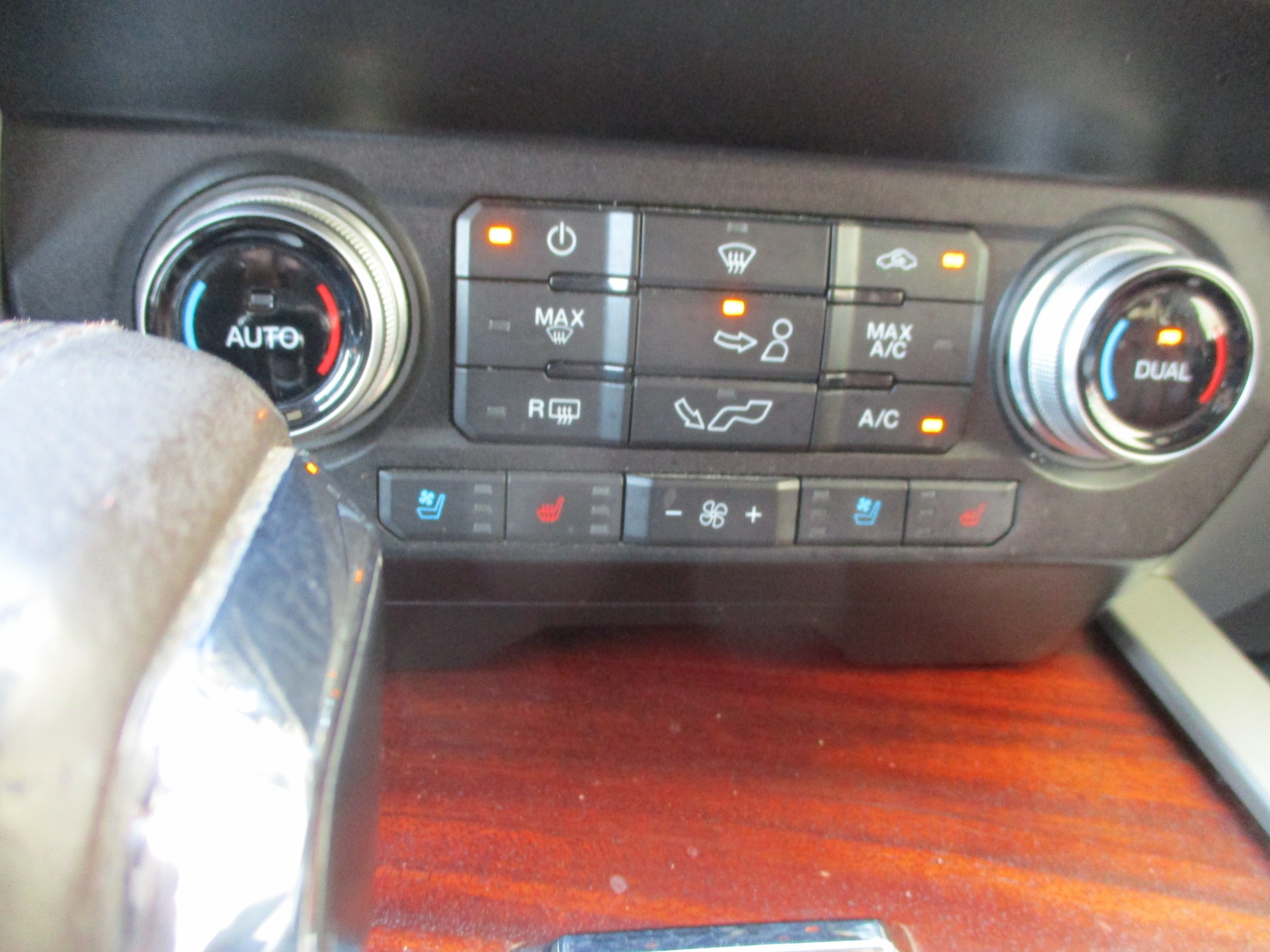 Used 2020 Ford F150 King Ranch w/ Equipment Group 601A Luxury AWD/4WD image 23