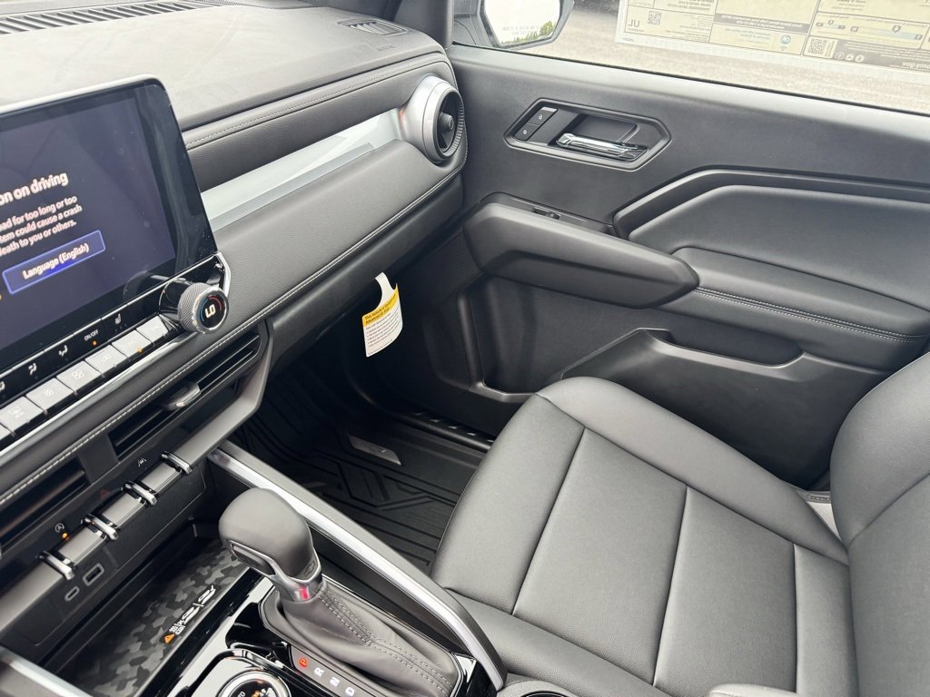 New 2025 Chevrolet Colorado LT w/ LT Convenience Package image 32