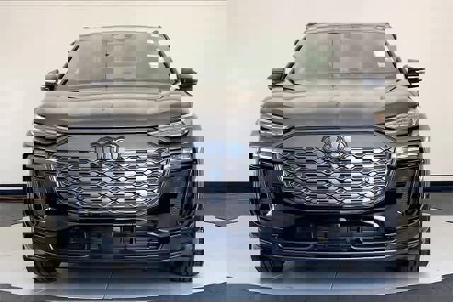 New 2025 Audi SQ6 e-tron Premium Plus image 3