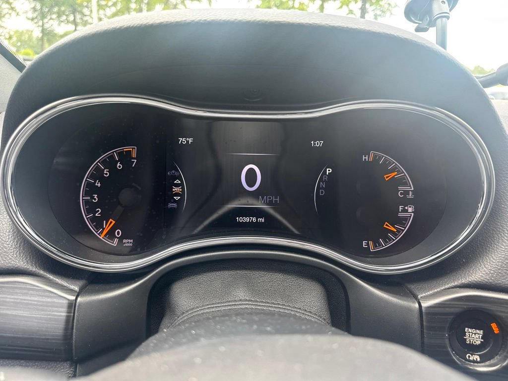 Used 2019 Jeep Grand Cherokee Laredo AWD/4WD image 14