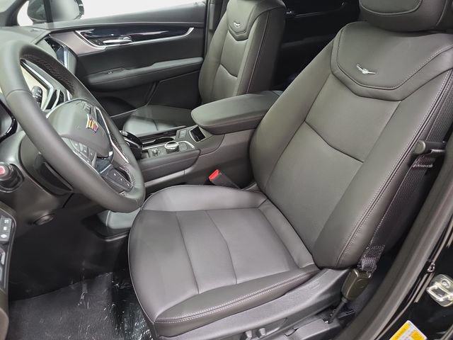 New 2026 Cadillac XT5 Premium Luxury w/ LPO, ONYX Package FWD image 11