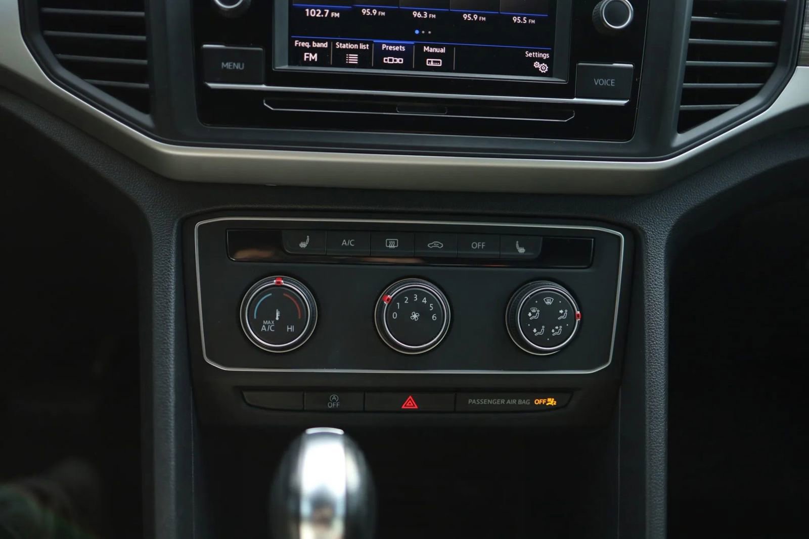 Used 2022 Volkswagen Atlas Cross Sport SE image 25