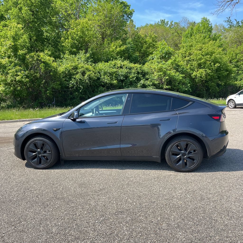 Used 2025 Tesla Model Y Long Range AWD/4WD image 8