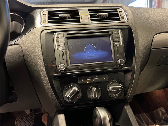 Used 2016 Volkswagen Jetta Sport image 24