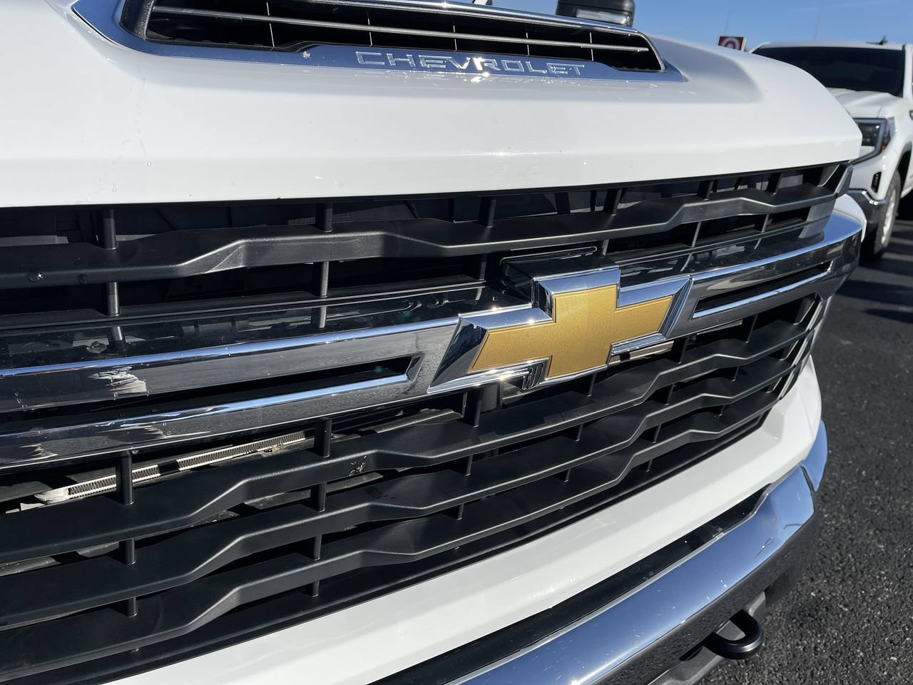Used 2024 Chevrolet Silverado 2500 LT AWD/4WD image 30