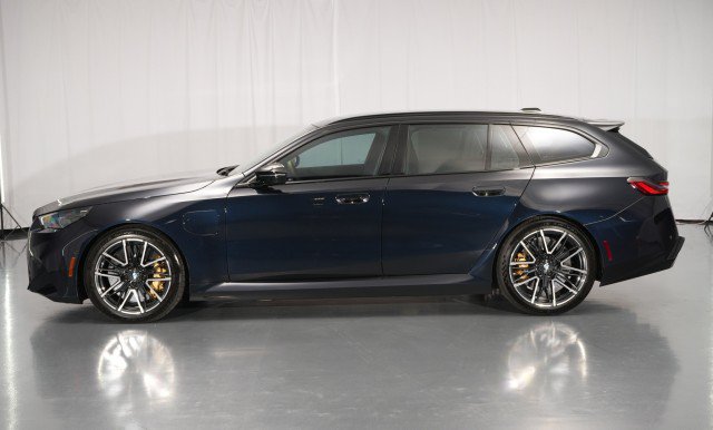Used 2025 BMW M5 Touring w/ M Driver's Package AWD/4WD image 2