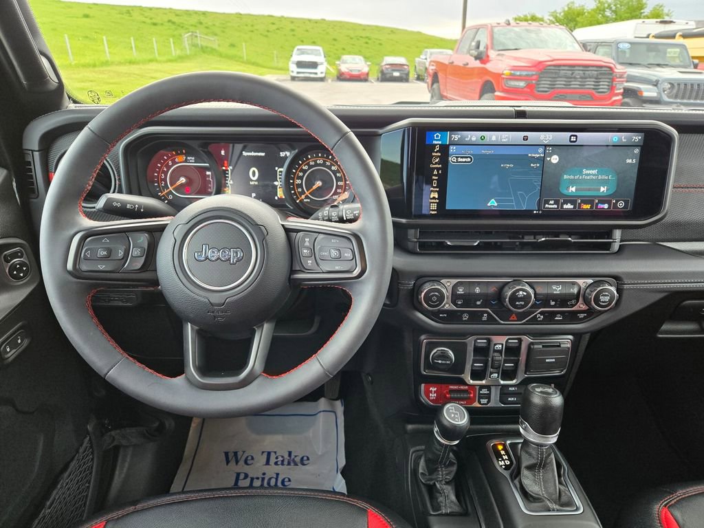Used 2024 Jeep Wrangler Unlimited Rubicon w/ Technology Group AWD/4WD image 17