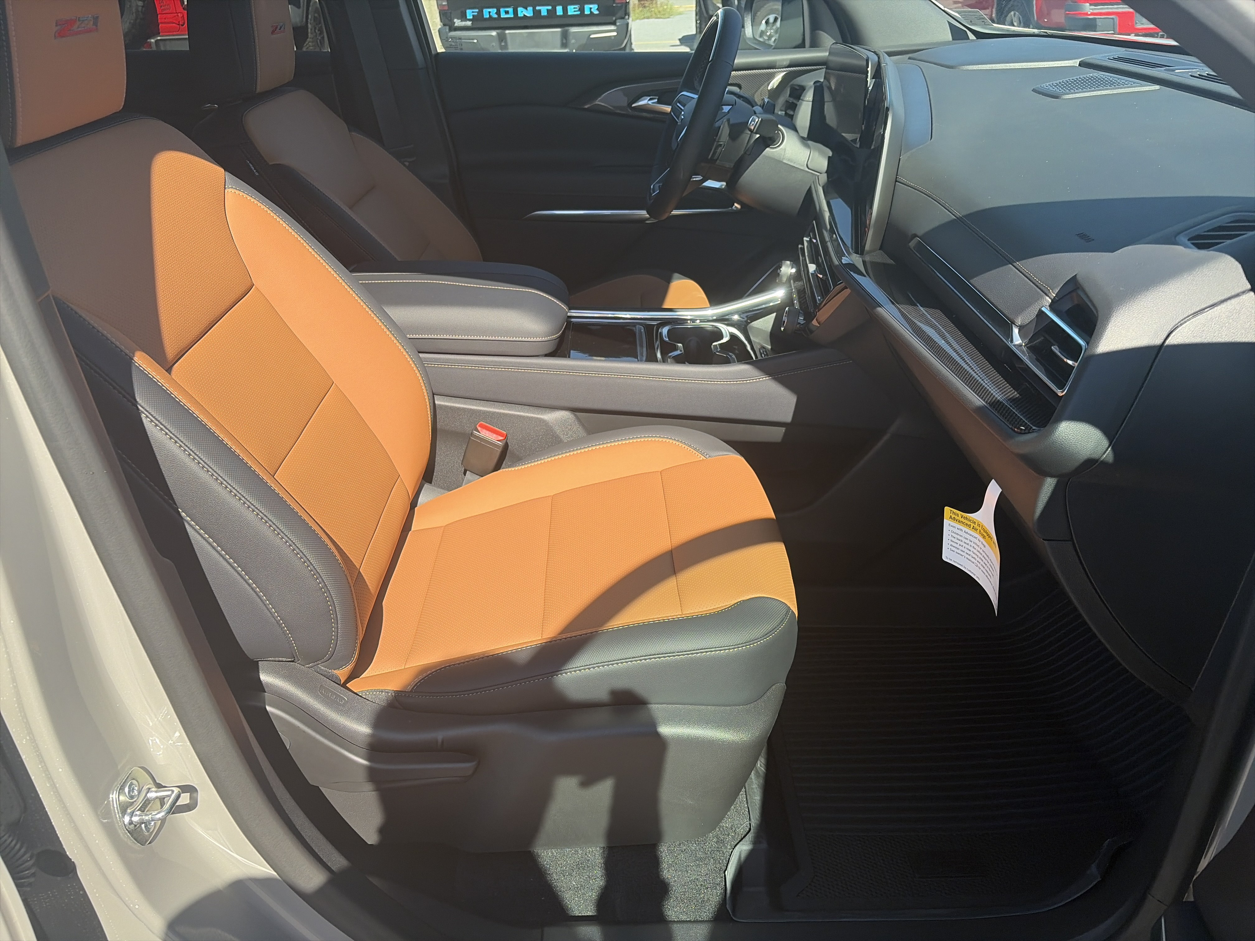 New 2027 Chevrolet Traverse Z71 w/ Enhanced Driving Package AWD/4WD image 8