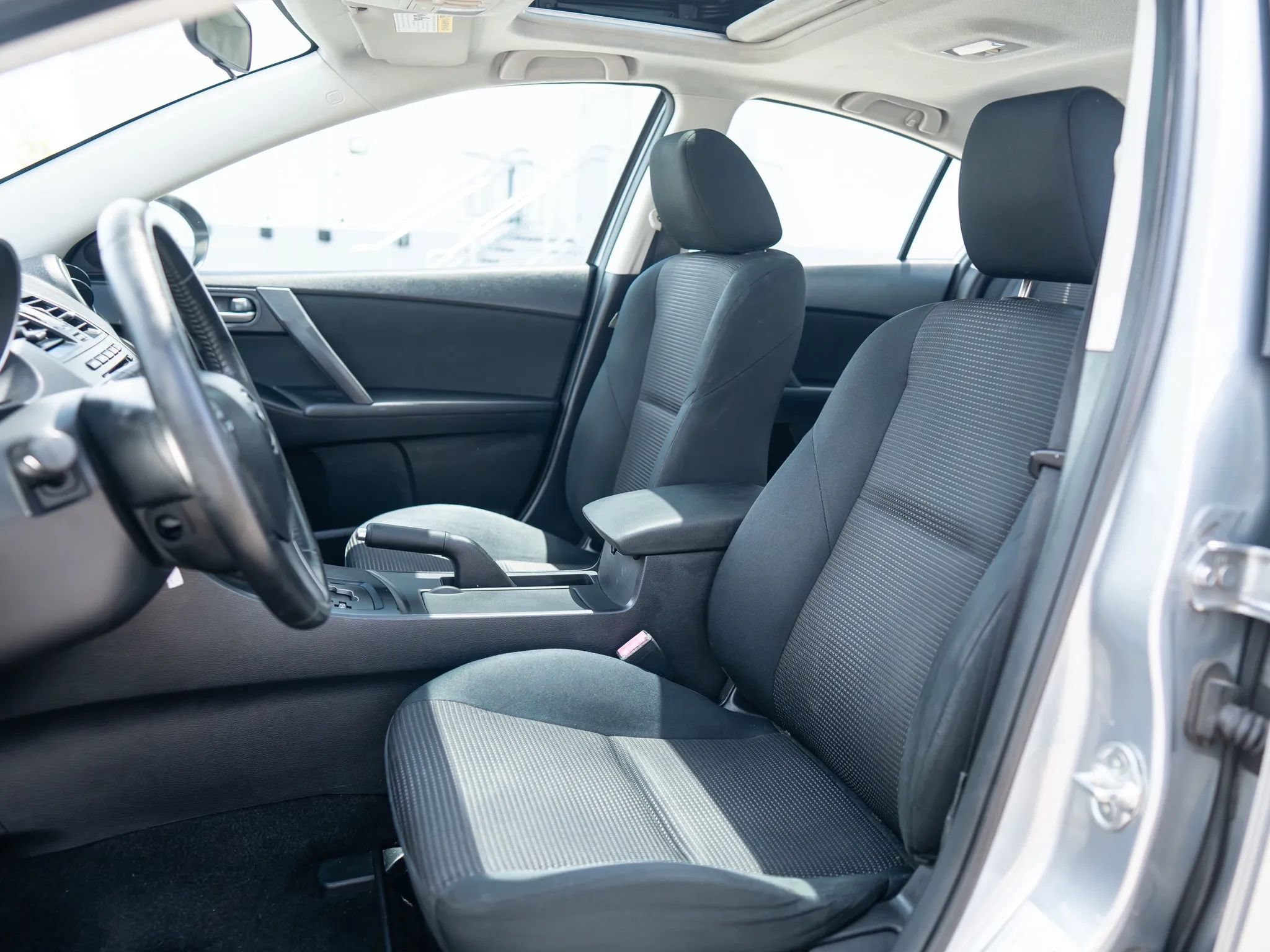 Used 2012 MAZDA MAZDA3 i Touring FWD image 19