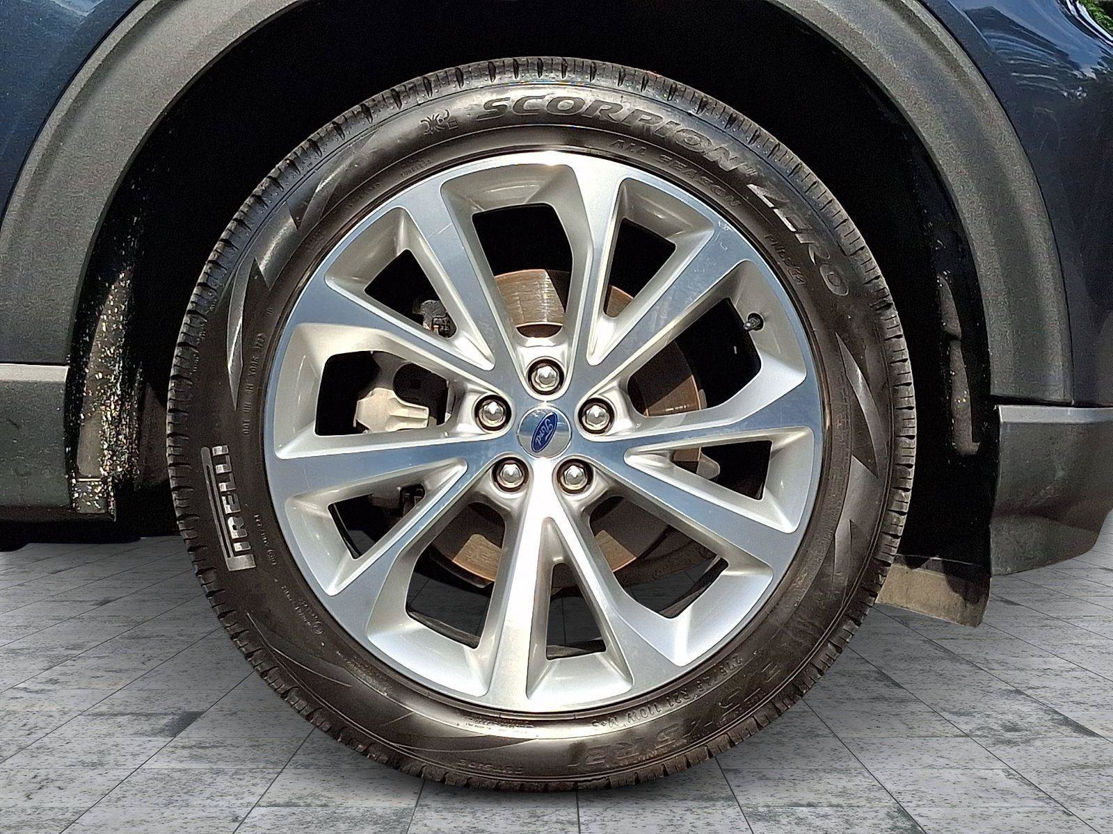 Used 2022 Ford Explorer Platinum w/ Equipment Group 601A AWD/4WD image 8