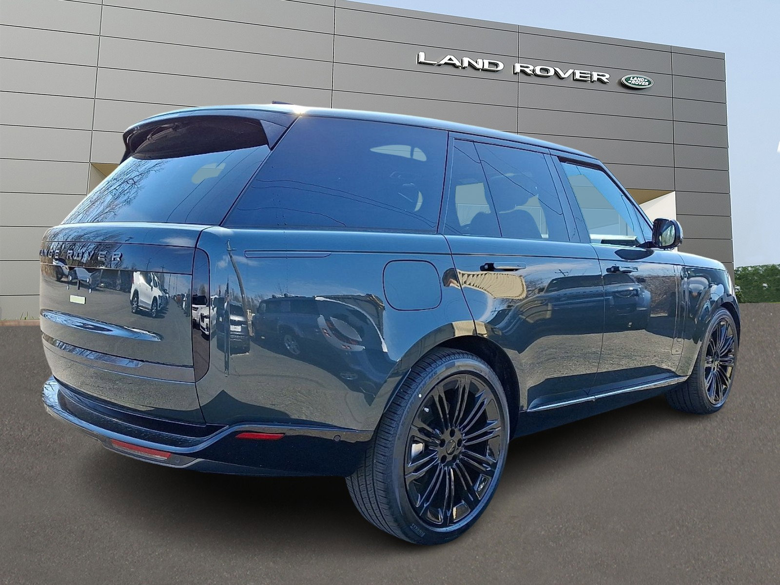 New 2026 Land Rover Range Rover SE image 2