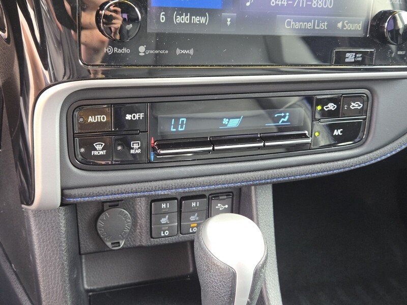 Used 2018 Toyota Corolla XSE w/ Carpet Mat Package (TMS) FWD image 24