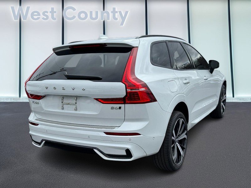Certified 2023 Volvo XC60 B6 Ultimate w/ Protection Package Premier image 4