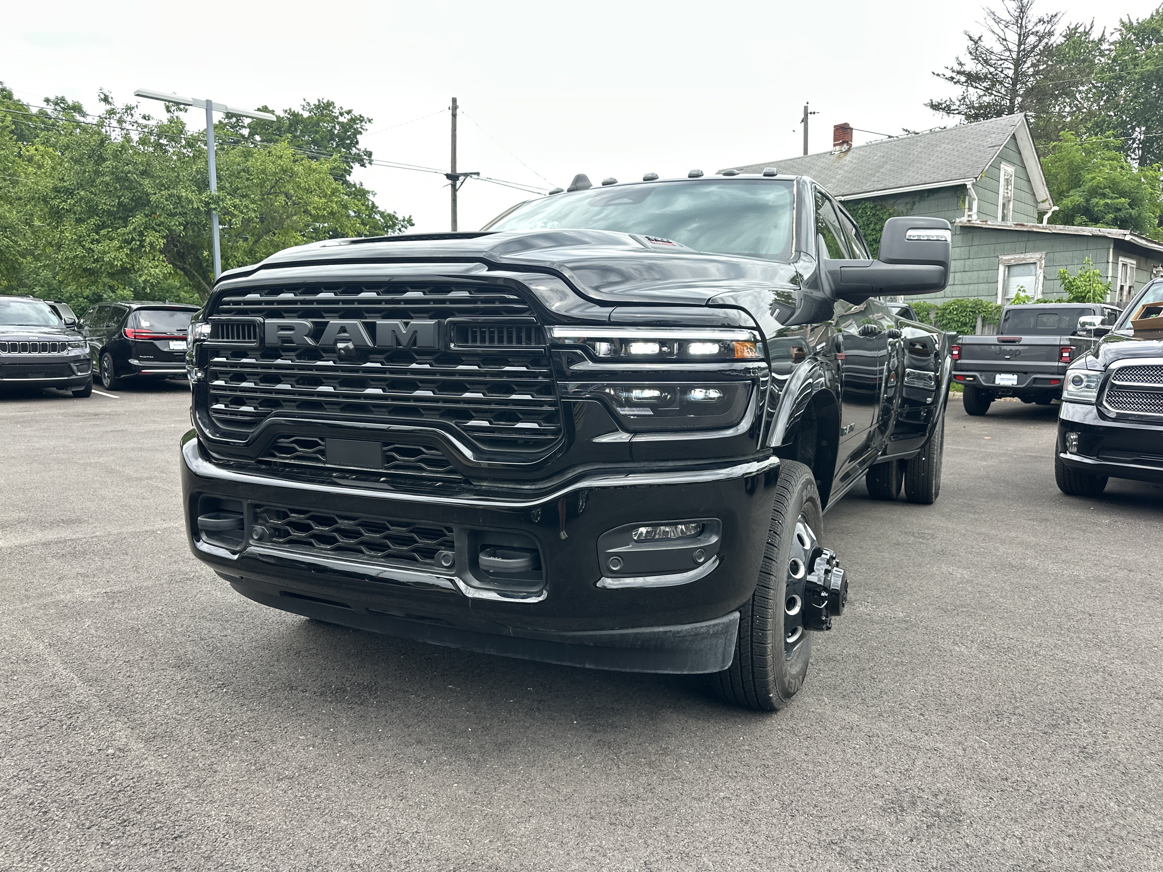 New 2026 RAM 3500 Limited AWD/4WD image 23