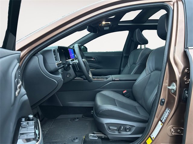 Used 2026 Toyota Crown Platinum image 9