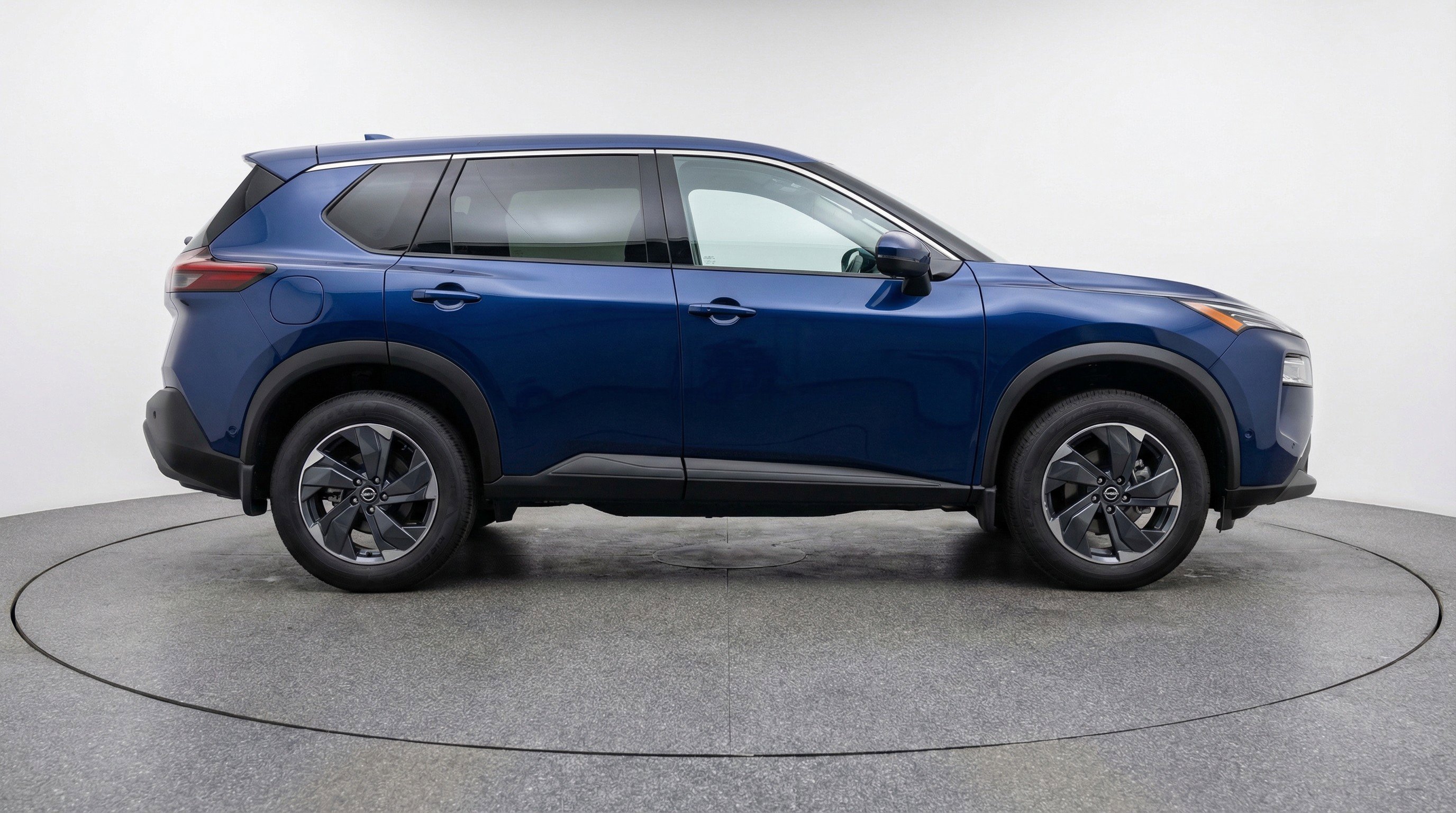 Used 2025 Nissan Rogue SV image 11