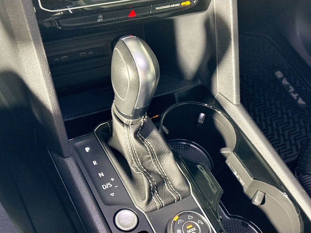 Used 2023 Volkswagen Atlas Cross Sport SEL R-Line image 18