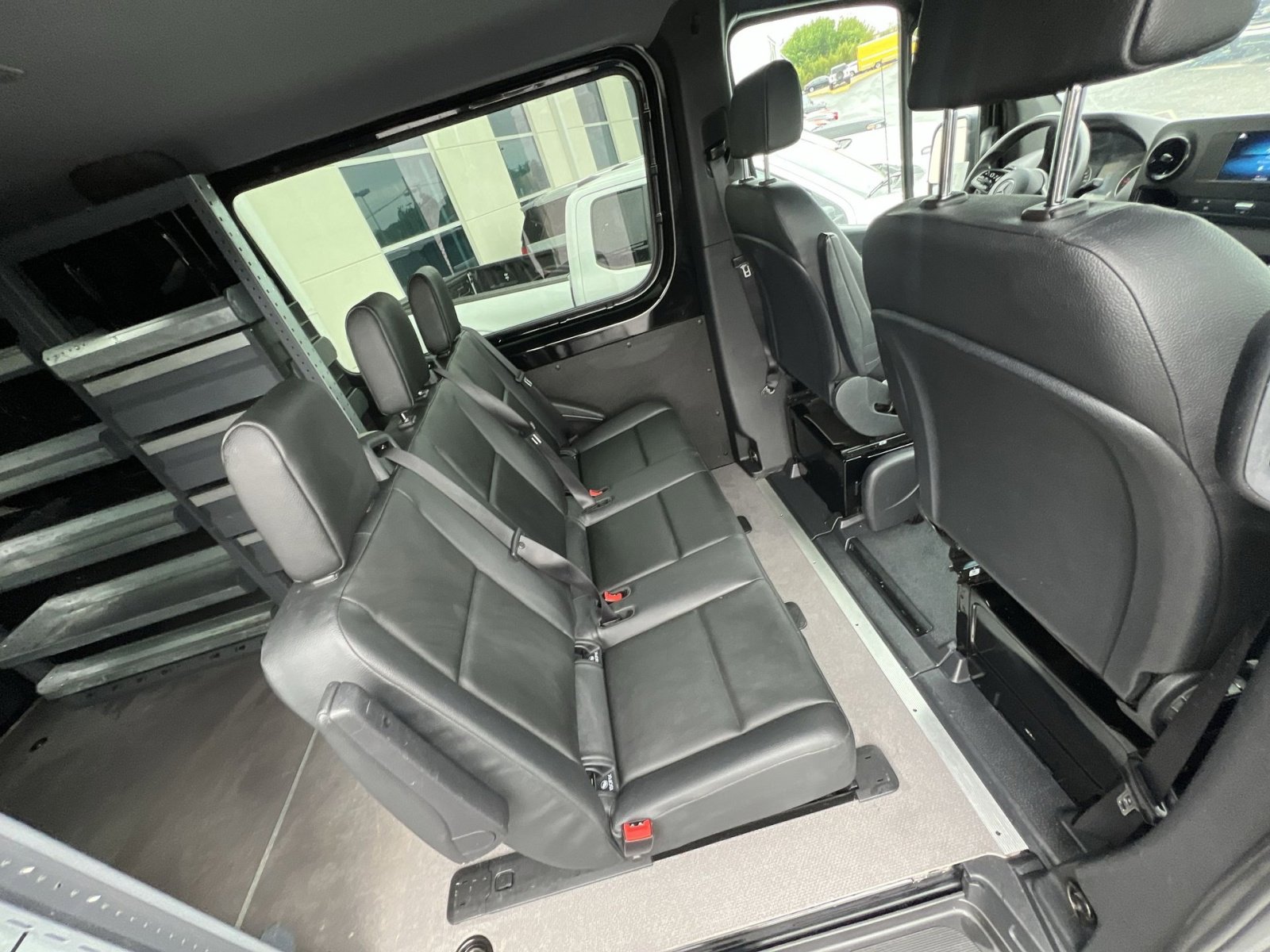 Used 2024 Mercedes-Benz Sprinter 2500 image 31