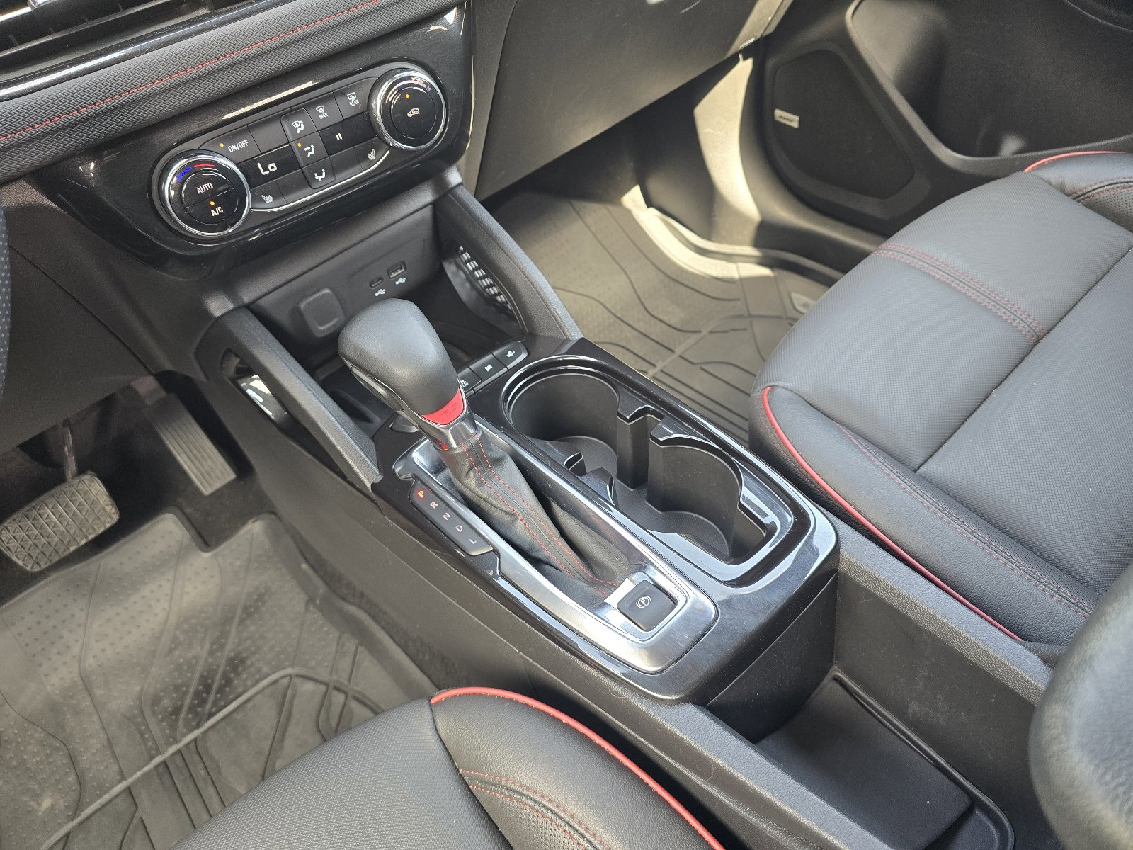 Used 2024 Chevrolet TrailBlazer RS w/ Convenience Package image 16