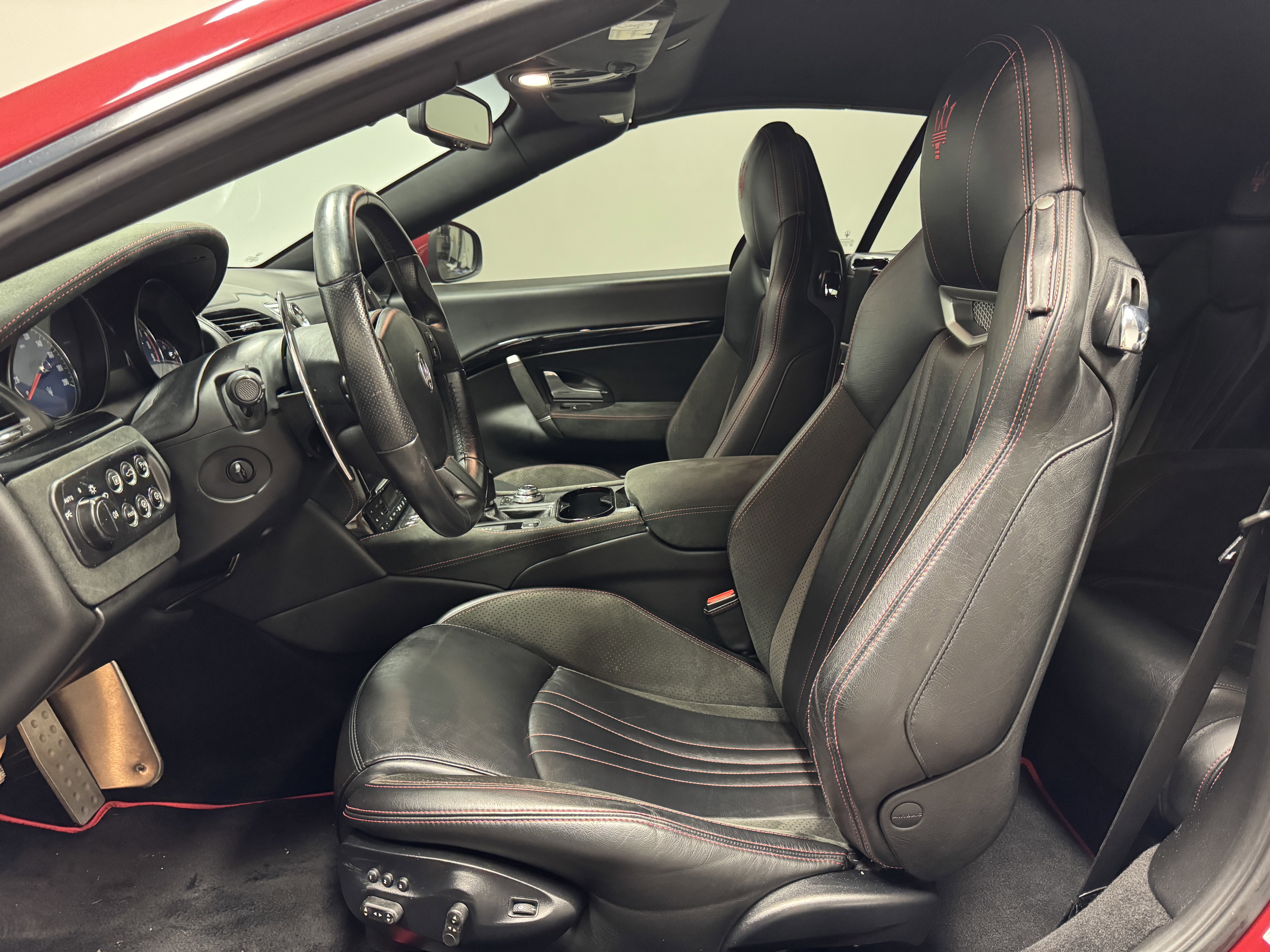 Used 2018 Maserati GranTurismo MC image 21