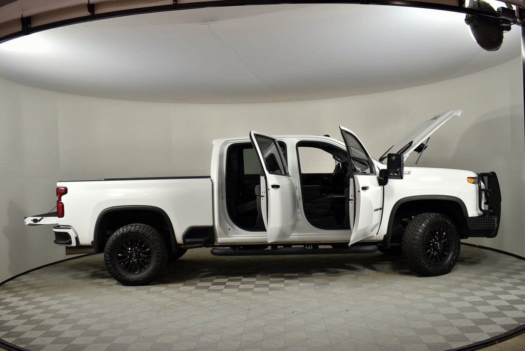 Used 2023 Chevrolet Silverado 2500 LTZ w/ LTZ Plus Package image 8