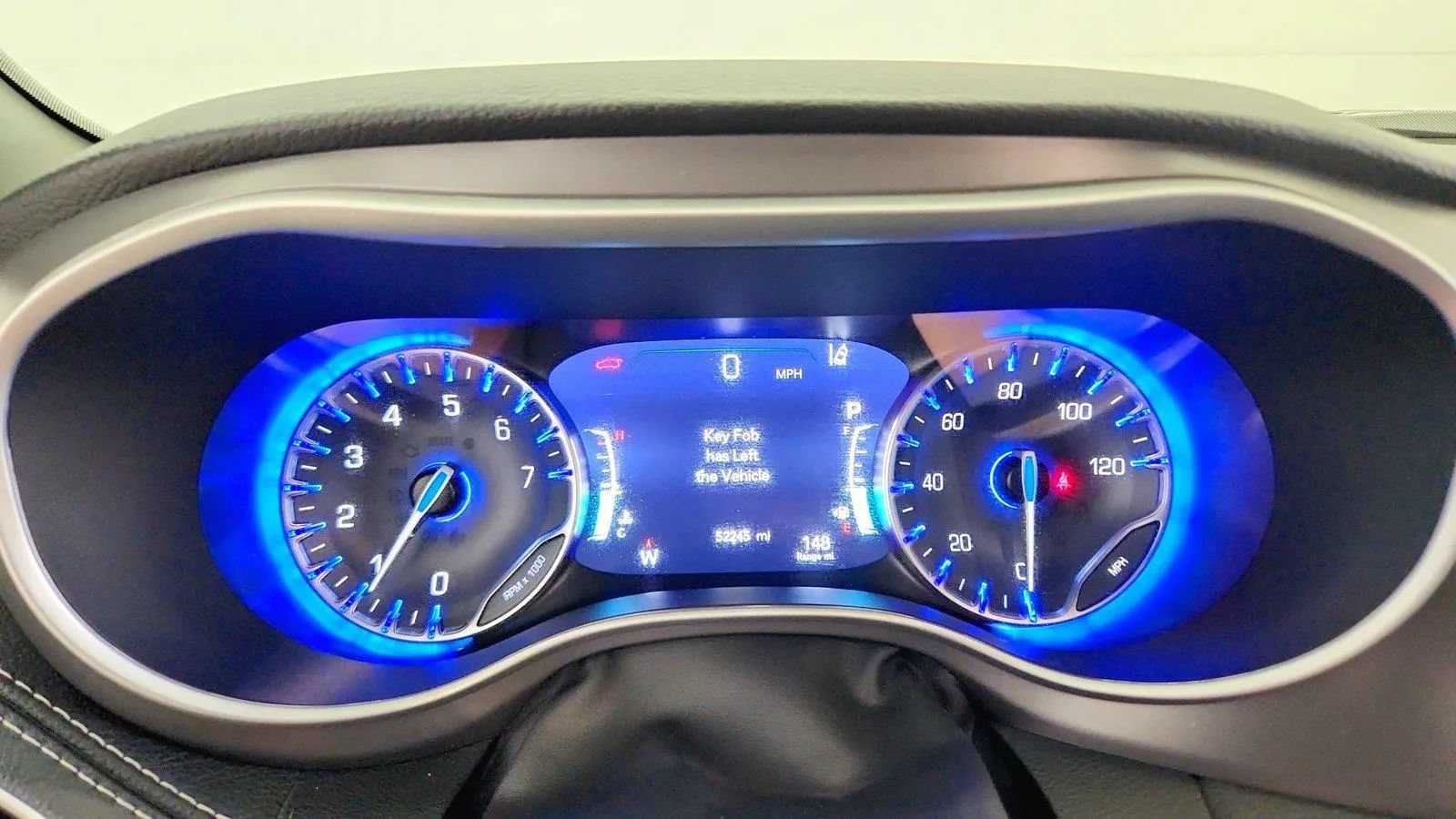 Used 2025 Chrysler Pacifica Select FWD image 17