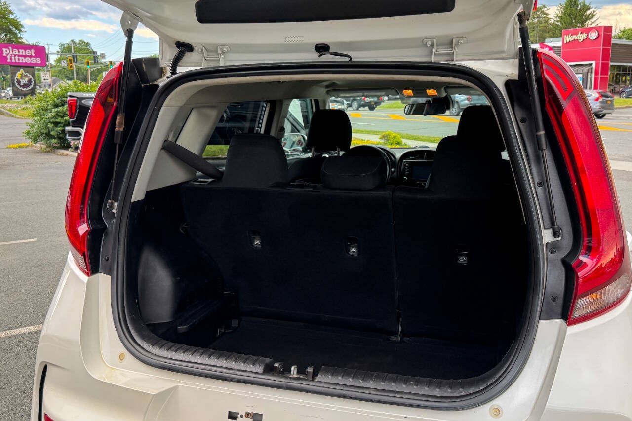 Used 2020 Kia Soul GT-Line FWD image 16