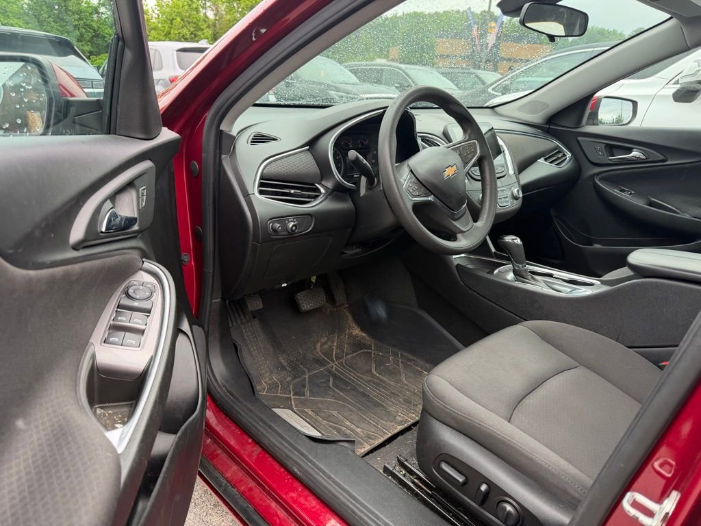 Used 2020 Chevrolet Malibu LT FWD image 23