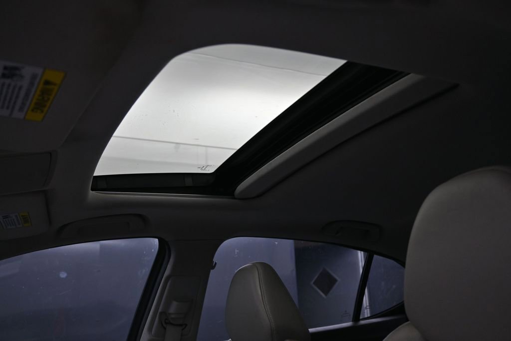 Used 2015 Acura TLX V6 w/ Technology Package FWD image 12