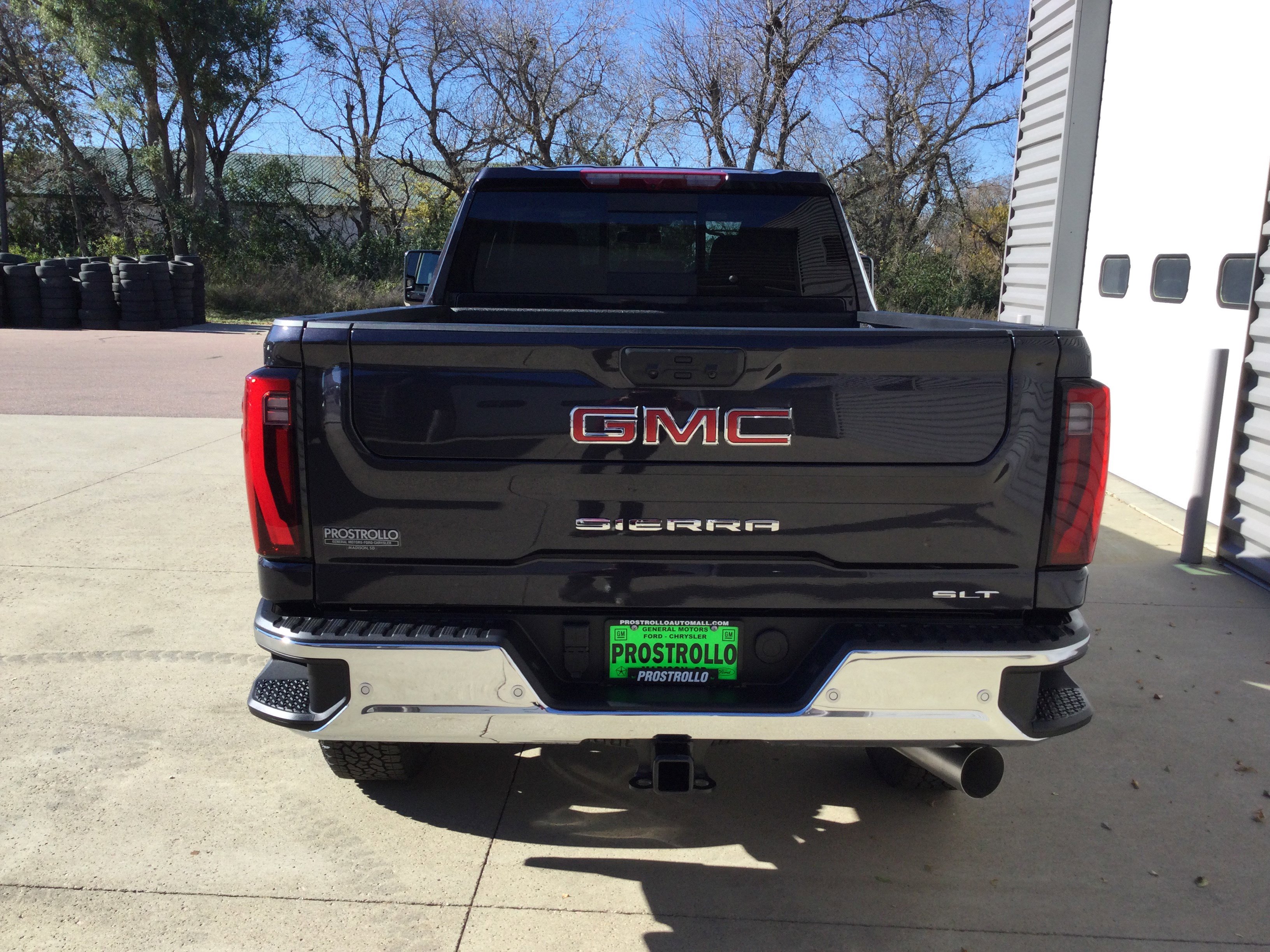 New 2026 GMC Sierra 3500 SLT w/ SLT Premium Package image 4