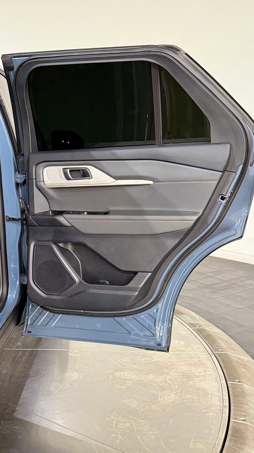 Used 2025 Ford Explorer Active w/ Active Comfort Package image 63