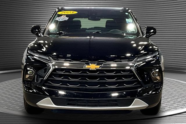 Used 2023 Chevrolet Blazer LT FWD image 2