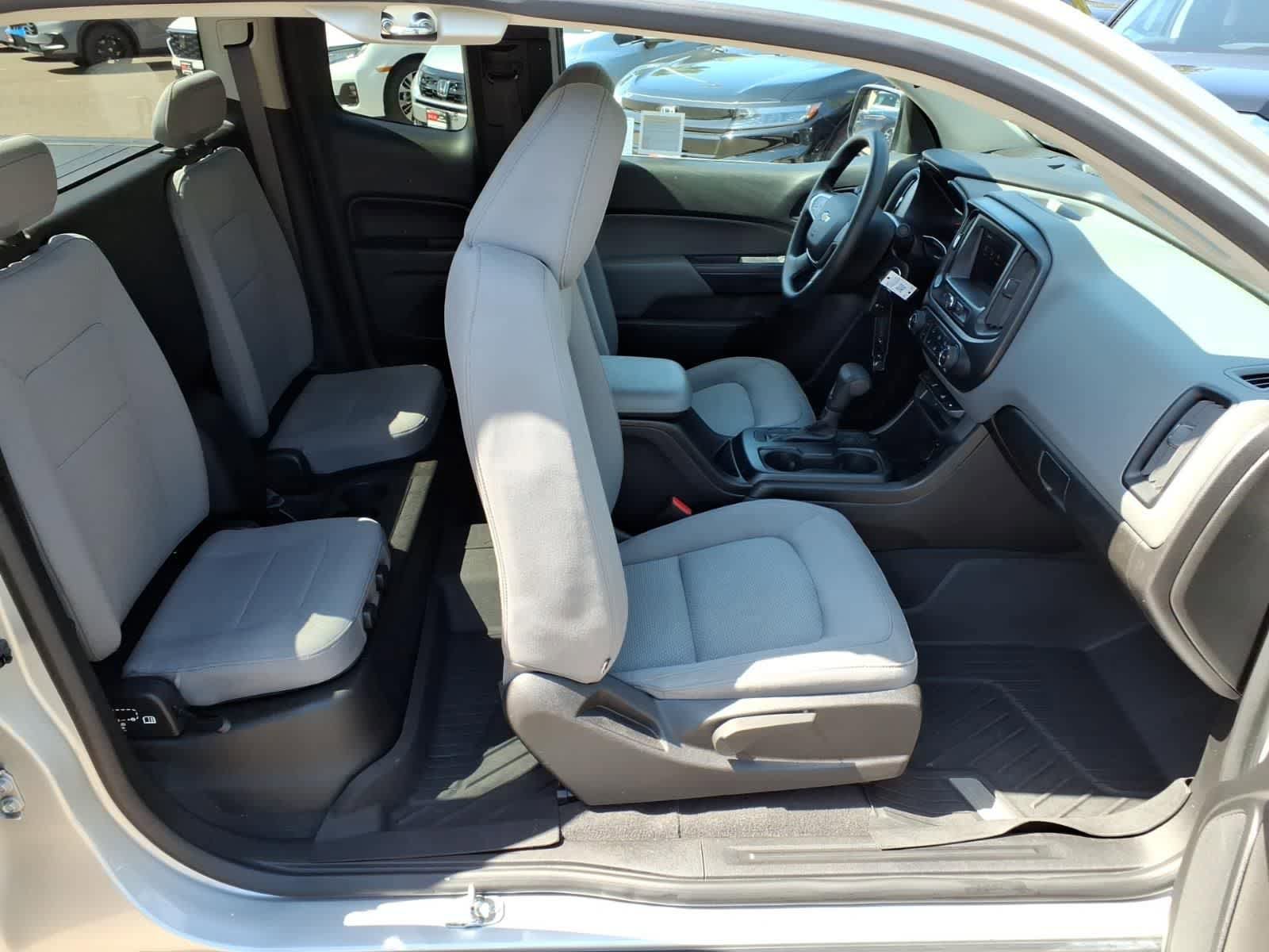 Used 2020 Chevrolet Colorado W/T w/ WT Convenience Package RWD image 13