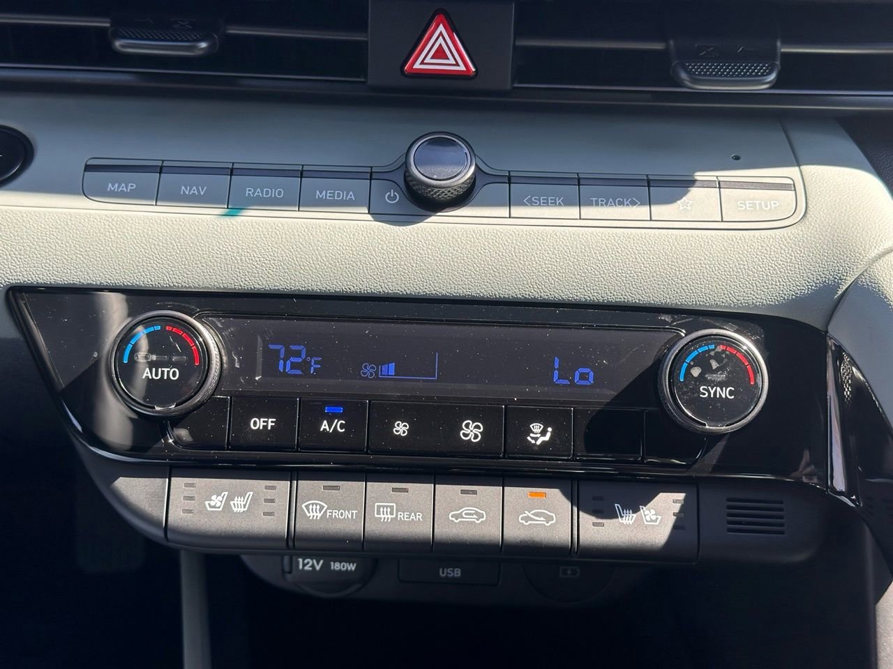 Certified 2025 Hyundai Elantra Limited image 37