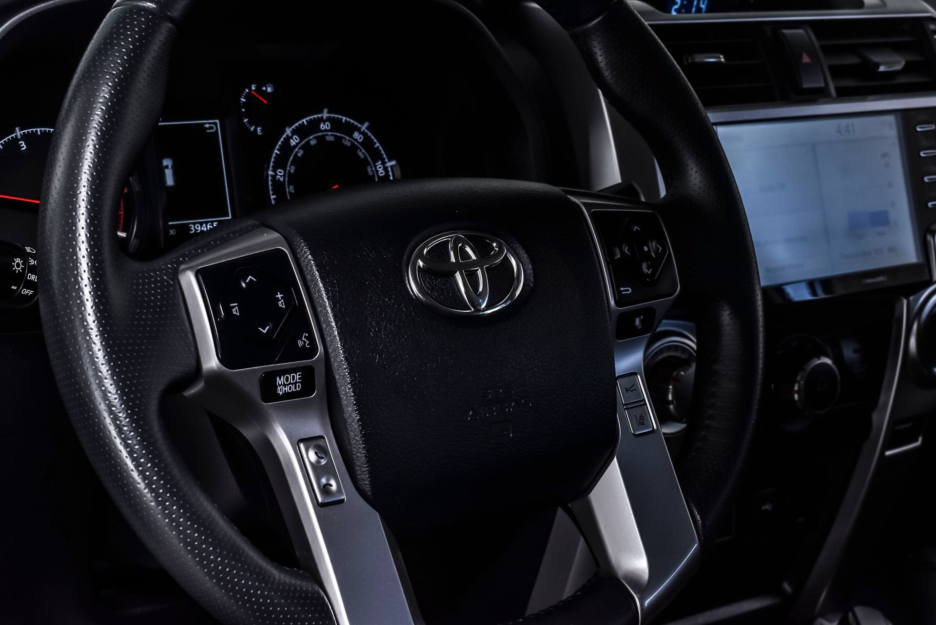 Used 2024 Toyota 4Runner SR5 AWD/4WD image 18