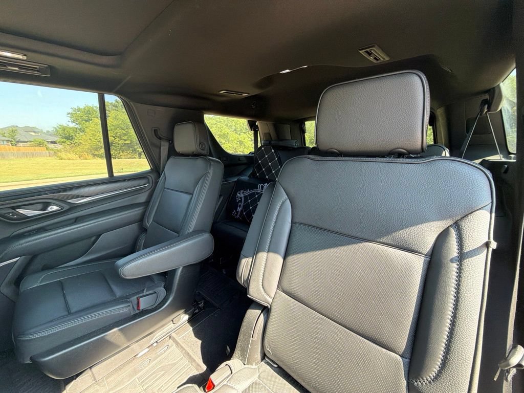 Used 2021 GMC Yukon Denali w/ Denali Premium Package AWD/4WD image 22