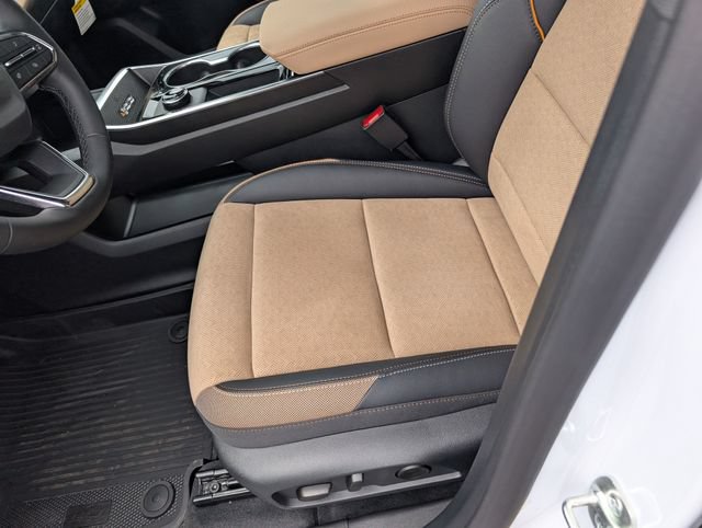 New 2026 Chevrolet Equinox ACTIV w/ Convenience Package III AWD/4WD image 17