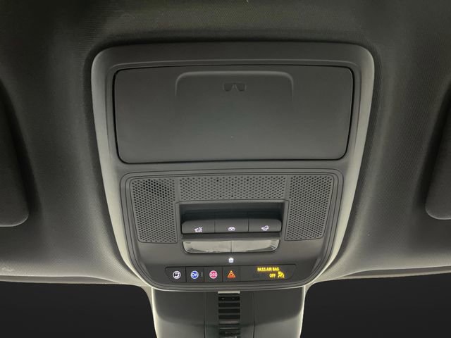 Used 2024 Chevrolet Traverse LT w/ Midnight/Sport Edition image 28