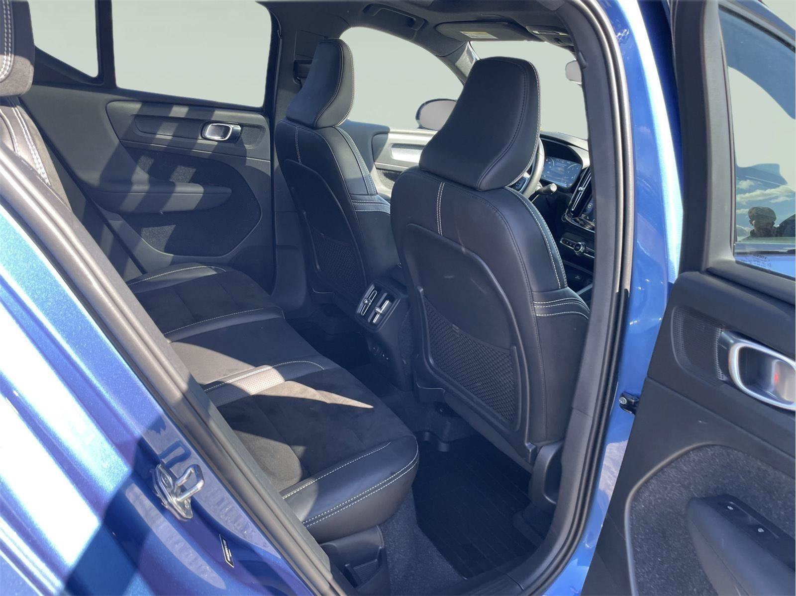 Used 2021 Volvo XC40 T5 R-Design w/ Advanced Package AWD/4WD image 17
