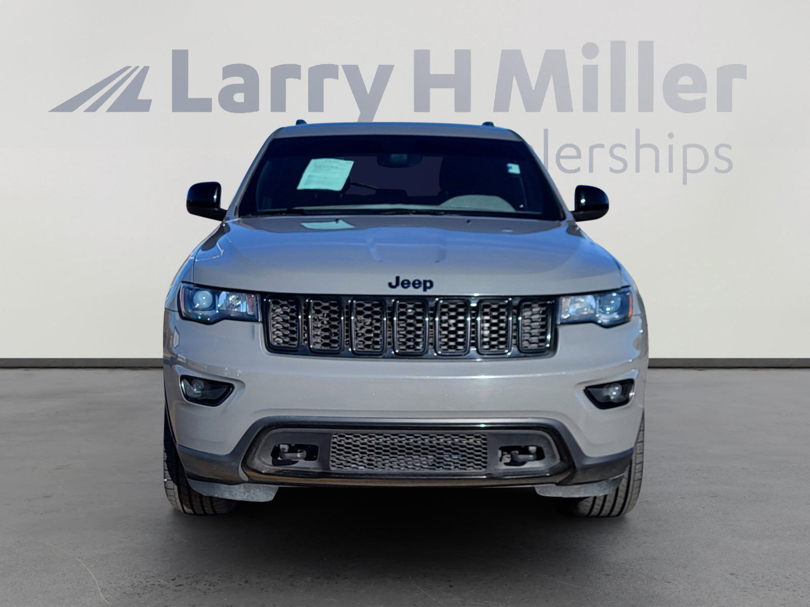 Used 2019 Jeep Grand Cherokee Laredo image 8