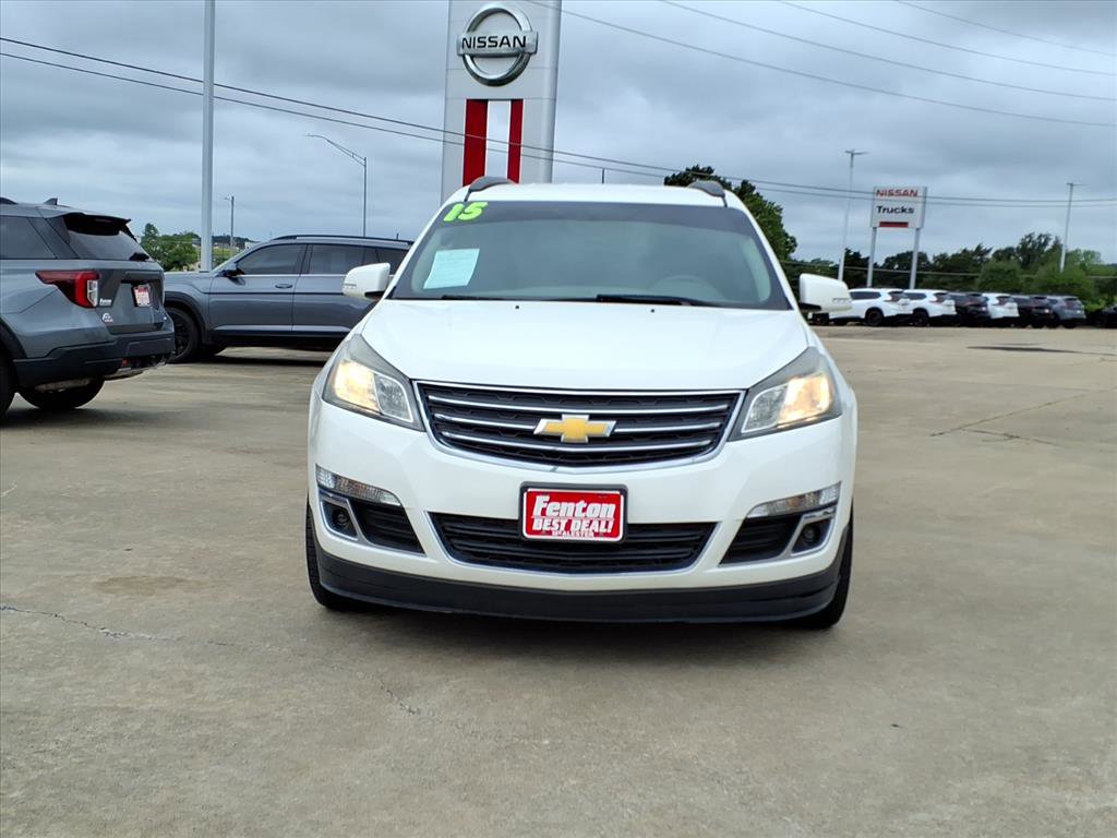 Used 2015 Chevrolet Traverse LT w/ Style and Technology Package FWD image 2