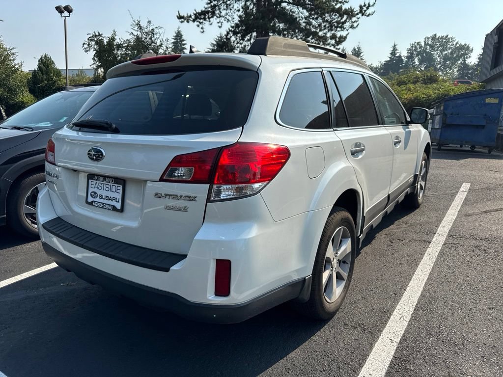 Used 2013 Subaru Outback 2.5i Limited w/ Special Appearance Pkg AWD/4WD image 4