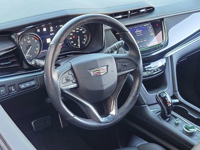 Certified 2023 Cadillac XT6 Sport w/ LPO, ONYX Package image 9